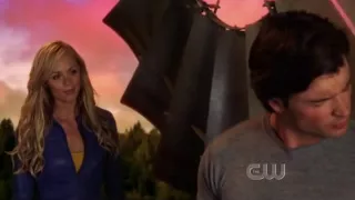 Smallville Season 10: Kara tries to teach Clark to fly [Supergirl]