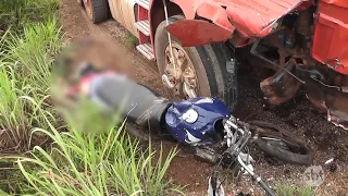 MOTOCICLISTA COLIDE FRONTALMENTE COM CARRETA E MORRE NO LOCAL NA MT-270 EM GUIRATINGA