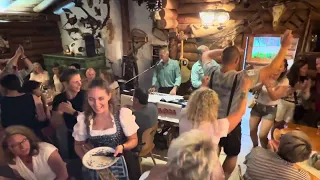 Alpenstarkstrom auf der Blockhütte Oberstaufen, Aug. 23, Video 14, Partyband,