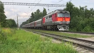 Тепловоз ТЭП70-0262 с поездом  Костомукша — Санкт-Петербург