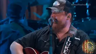 Luke Combs - When it Rains it Pours (Live at iHeartMusic 2022)