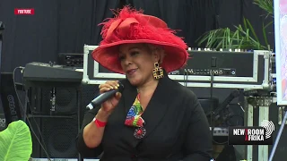 Gospel vocalist Deborah Fraser sings "Nansi lenqola" at #JosephShabalala's funeral.