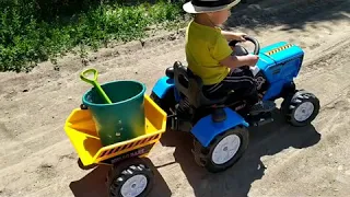 Электро трактор поездка по просёлочной дороге проблема. Kids elektrocar prodlem wills.