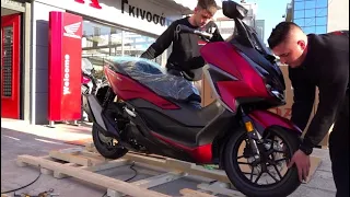 unboxing HONDA FORZA 350 scooter 2022 red color