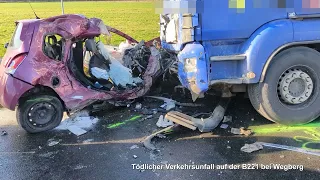 Tödlicher Verkehrsunfall nach Kollision mit Lastkraftwagen auf der Bundesstraße 221