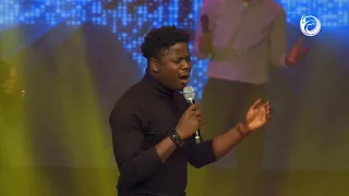 Folabi Nuel - Yeshua (Jesus) // Graves into Gardens by Elevation Worship (Live)