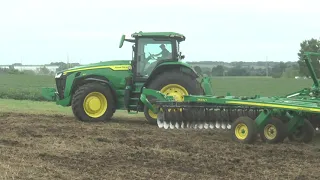 John Deere 8R 410 pre-series tractor first test ride beside the Waterloo tractor factory in 2019