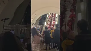 Новогоднее настроение в московском метро 🥳