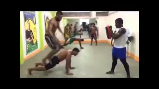 Axé Capoeira Mestre Barrão, CM Barrãozinho, Prof Ossoduro Treinamento