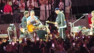 BRUCE SPRINGSTEEN JOINES COLDPLAY LIVE ON STAGE 6/5/22 METLIFE
