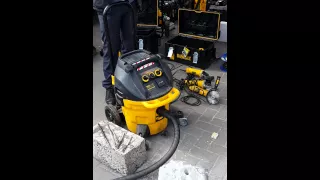 Пылесос для сухой и влажной уборки DeWalt DWV 902 L