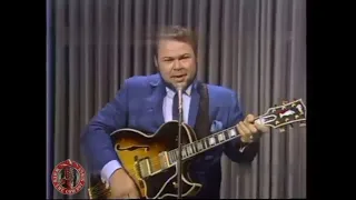 Roy Clark Medley of Comedy and sing The Great Pretender