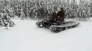 Самодельный гусеничный вездеход по глубокому снегу 1