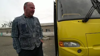 школьный автобус КАвЗ 4238-65"Лучший из Худших"рассказывает водитель школы Владимир.