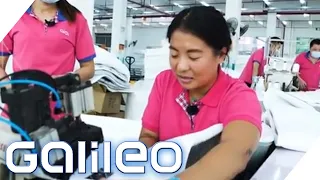 Matratzenfabrik in China: Wie hart ist der Job? | Galileo testet Berufe | ProSieben