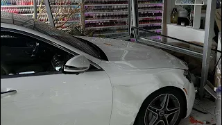 Vehicle crashes into North Shore salon