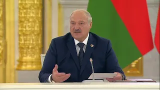 Александр Лукашенко: Беларусь и Россия достойно выдержали первые массированные экономические удары