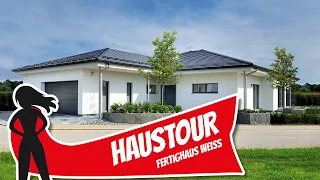 Haustour: Moderner Bungalow für barrierefreies Wohnen von Fertighaus Weiss | Hausbau Helden