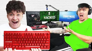 Wireless Keyboard Prank HACK on Brother Playing Fortnite (FaZe Kay)