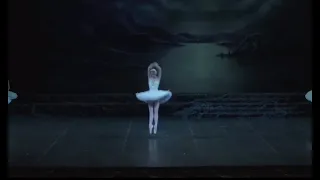 Marfa Fedorova performing Odette from 'Swan Lake'