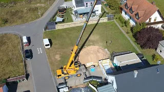 Pool bauen Teil 3: Bodenplatte abschleifen und dämmen, Pool mit Autokran setzen, Poolwand betonieren