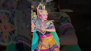 Beautiful Balinese Dancers #travel #ubud #bali #culture #indonesia #viral #dancer #photography #love