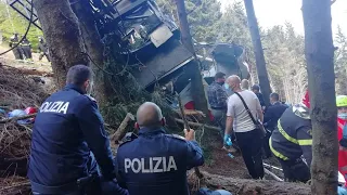 At least 14 killed as Italian cable car plunges onto ground