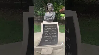 Star Trek Voyager's Captain Janeway's Statue and Future Birthplace (Bloomington, Indiana) #Shorts