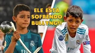 CRISTIANO RONALDO JR. está SOFRENDO BULLYNG no COLÉGIO!