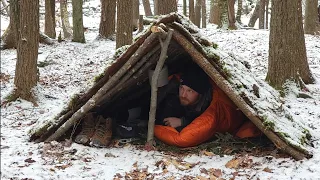 Making a primitive shelter in the snow, plus bacon