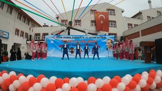 Ahmet Kabaklı İ.Ö.O  23 Nisan Ulusal Egemenlik ve Çocuk Bayramımız Kutlu olsun.4/K Sınıfı Sahnede❤️