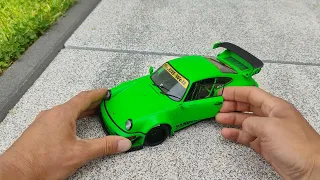 Green RWB Porsche 911 Rauch Welt 1:18 scale metal model solido [unboxing]