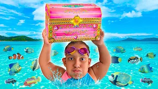 Maria Clara encontrou um tesouro na praia | Uma história divertida para crianças - MC Divertida