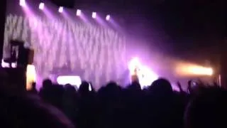 Stromae - Humain à l'eau (Toulouse 13/11/13)