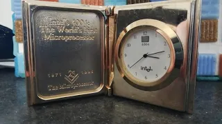 Intel 4004 clock with the first ever microchip