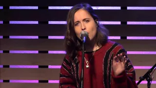 Alice Merton - Hit The Ground Running [Live In The Lounge]