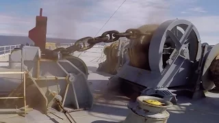 Отдача якоря на танкере, дедвейт 158 000 тонн/Dropping the anchor, on a tanker 158 000 ton