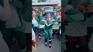 This Is How They Welcomed Naledi Aphiwe At School👌🔥🔥
