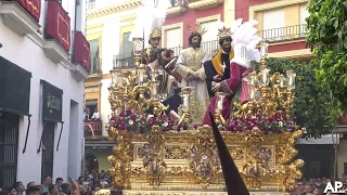 El Carmen en la Cuesta del Bacalao con PASIÓN DE LINARES | Semana Santa Sevilla 2023