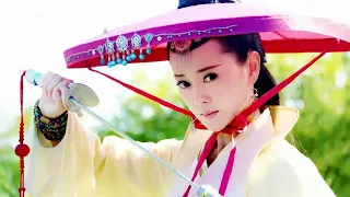 【Martial Arts Film】The girl showcased exceptional swordsmanship,challenging five top sects masters.