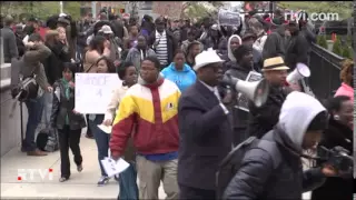 Жители Балтимора вышли на акцию против жестокости полиции