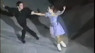 Tessa Virtue and Scott Moir skate to S Club 7 (2000)