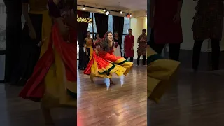 NAGADA SANG DHOL | Bollywood Garba Dance #dance #viral #navratri #divyaschoreography