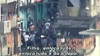 Bandidos em Fuga são alvejados e baleados pelo helicóptero da policia Vila Cruzeiro