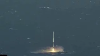 Falcon 9 first stage landing, April 2016 (close-up & slow motion)