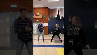 Научил девочку делать флай | Taught a girl how to Flare In a minute😎 Break Dance🔥