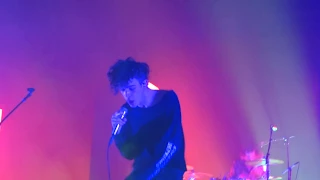 The 1975 - Loving Someone, live at l'Olympia (Paris) 20/06/17