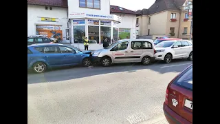 10. 9. 2020 - Dopravní nehoda tří aut na ulici Sokolovská ve Velkém Meziříčí