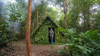 Girl Living Off The Grid Build The Most Beautiful Leave House, Woman Solo Bushcraft
