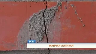 В Перми в «треснувшем» доме на Горького лопнули маячки